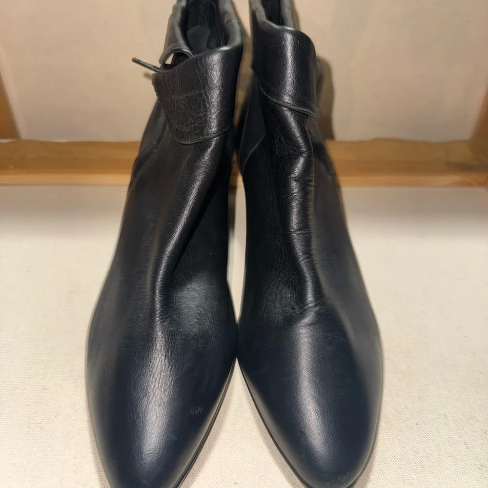 Black Ankle Boots with Smooth Leather and Minimalist Design